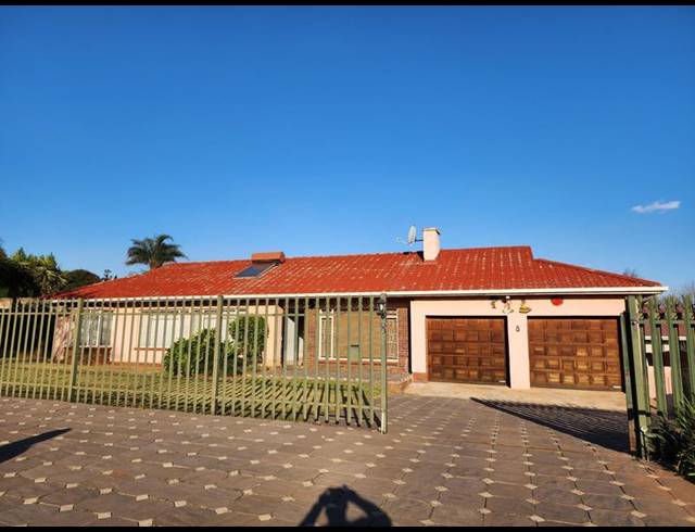 4 BEDROOM HOUSE FOR SALE IN BIRCHLEIGH